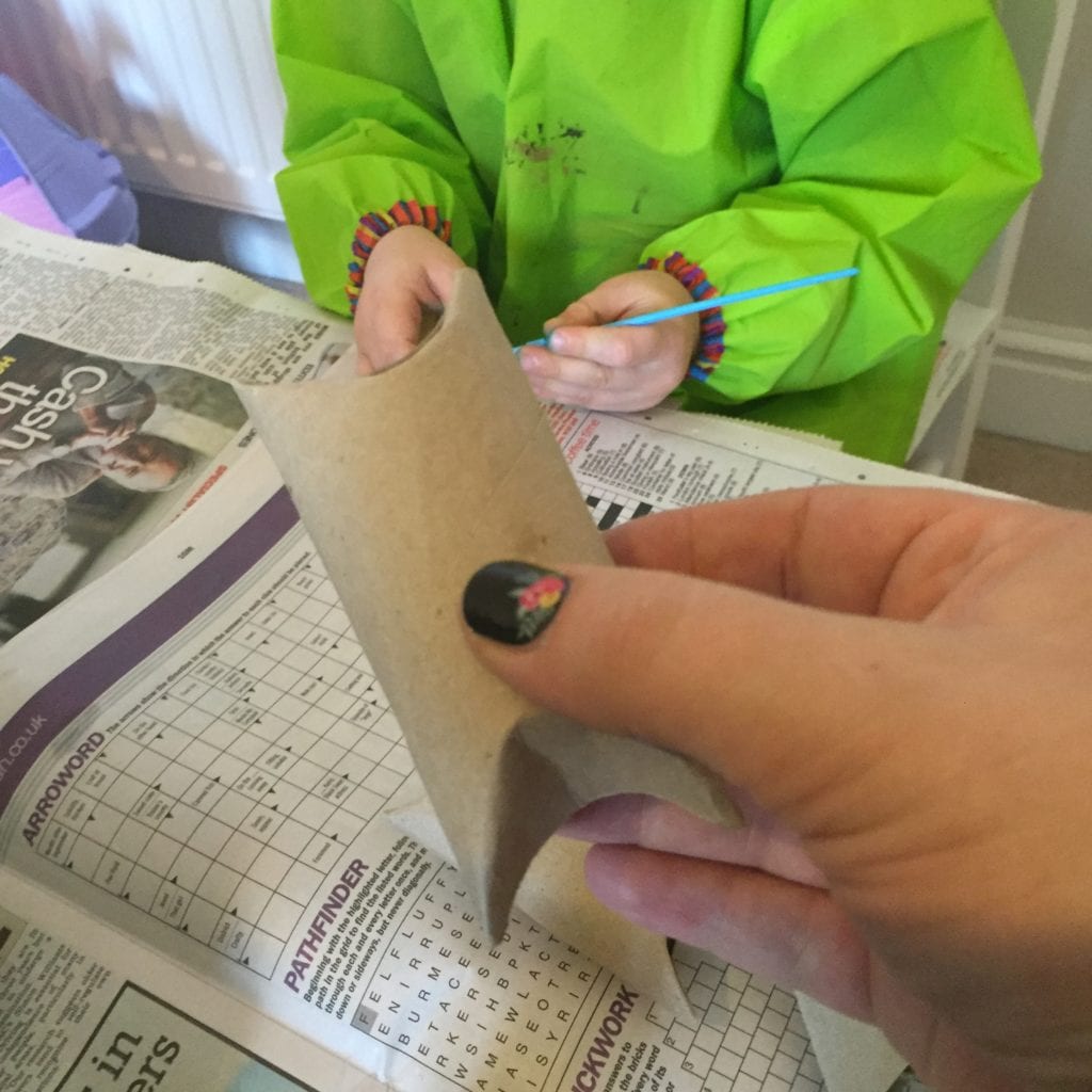 shaping the toilet roll