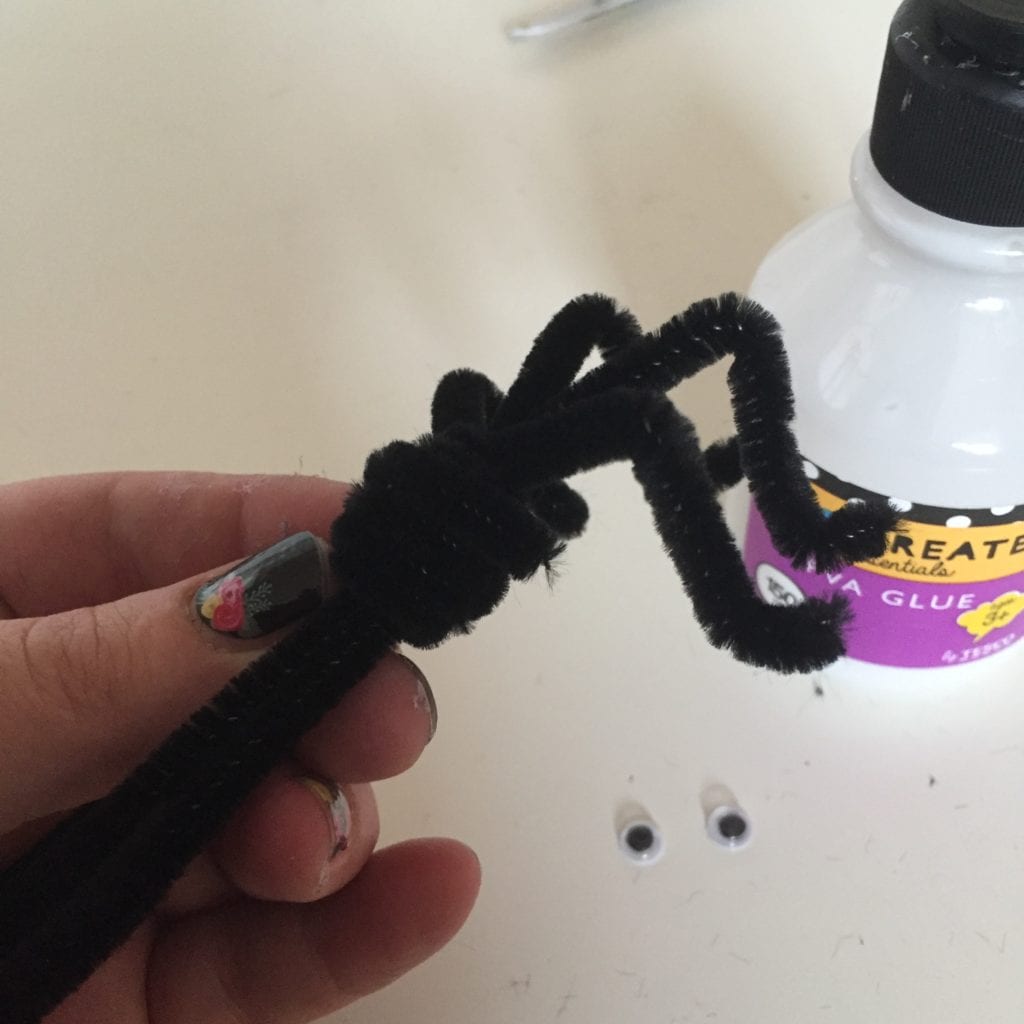 How to Make Not So Scary Pipe Cleaner Spiders