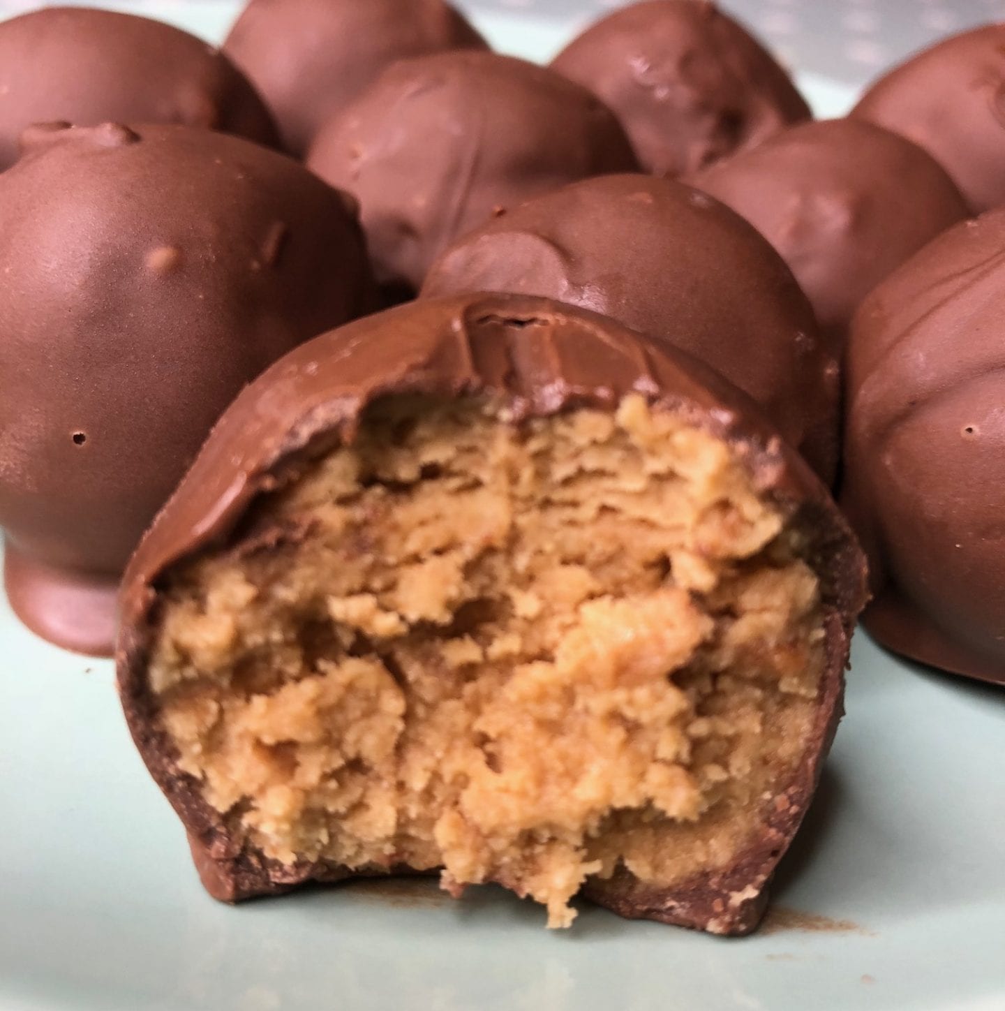 Simple No Bake Chocolate Peanut Butter Balls
