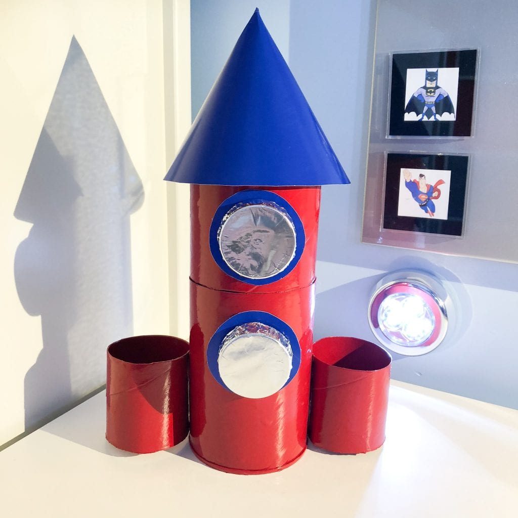 Spcae rocket desk tidy