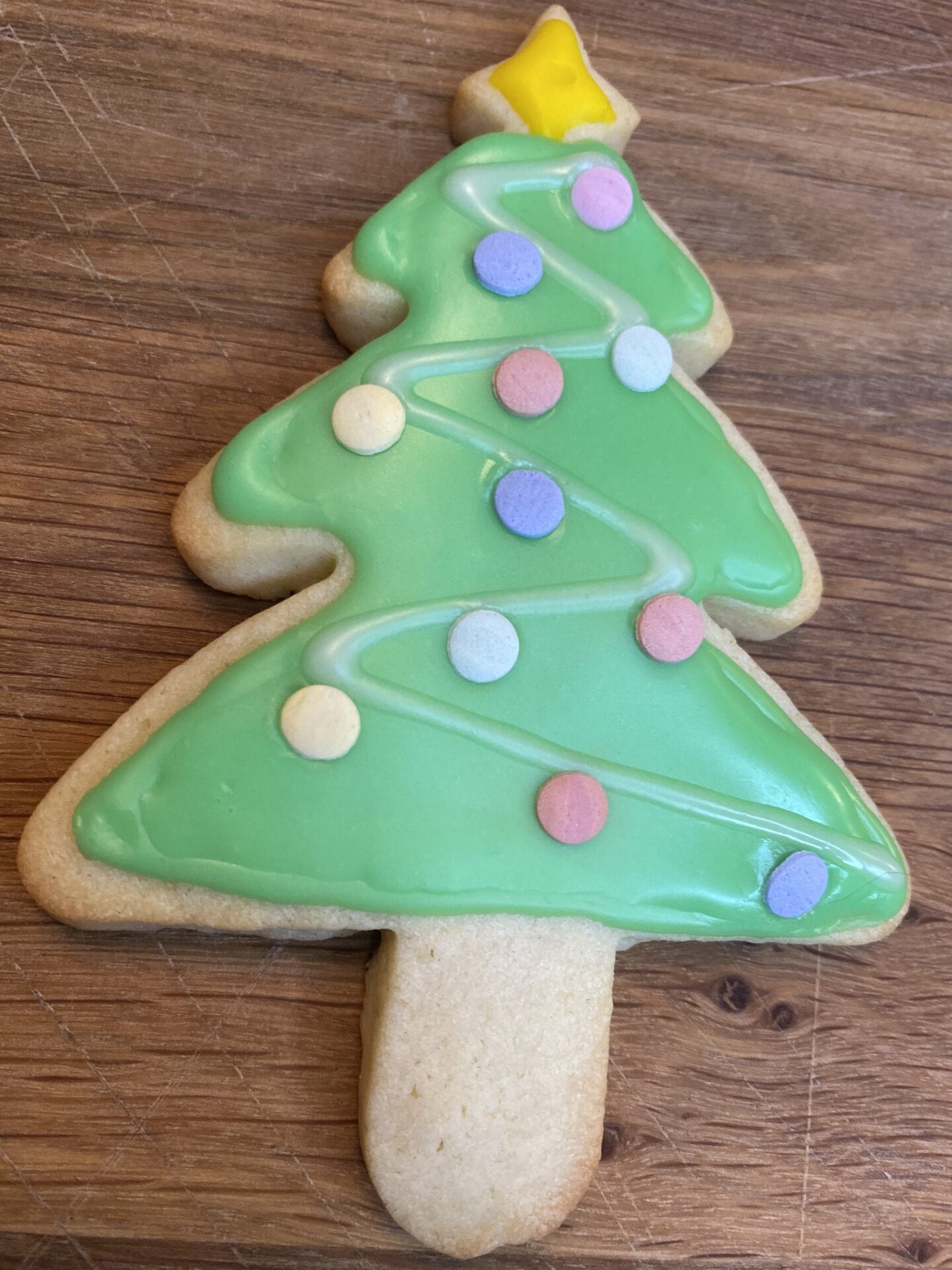 A christmas tree cookie